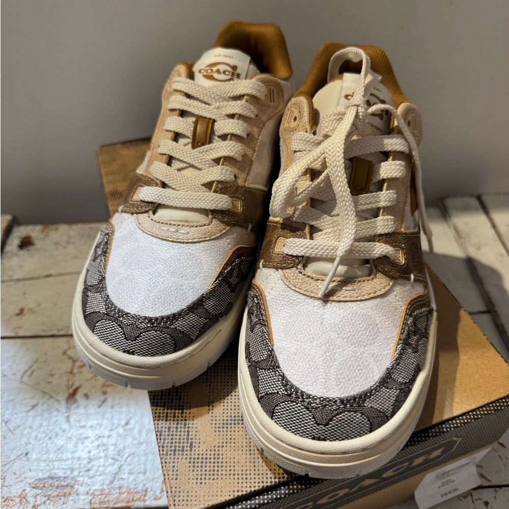 Coach Sneakers in Cream and Brown NWT - Picture 6 of 12